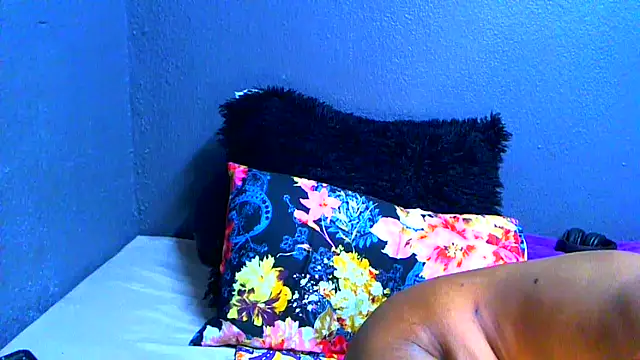 SMALLBOOBSXX online show from June 2026 05:12:01 AM