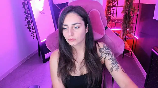 ValeriiMills online show from October 2025 04:15:02 PM