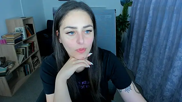 Snapshot of ValeriiMills chatting on June 2026 09:38:01 PM ValeriiMills online show from June 2026 09:38:01 PM