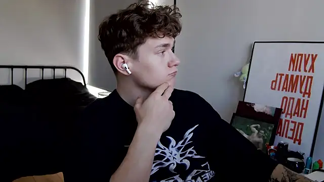 Snapshot of DanyDavis chatting on October 2025 07:48:01 AM DanyDavis online show from October 2025 07:48:01 AM