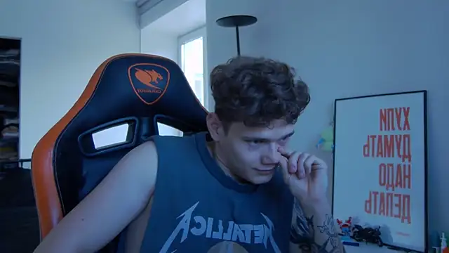 Snapshot of DanyDavis chatting on October 2025 08:24:02 AM DanyDavis online show from October 2025 08:24:02 AM