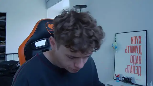 Snapshot of DanyDavis chatting on October 2025 08:35:01 AM DanyDavis online show from October 2025 08:35:01 AM