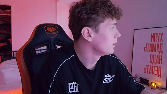 Snapshot of DanyDavis chatting on October 2025 01:14:01 PM DanyDavis online show from October 2025 01:14:01 PM