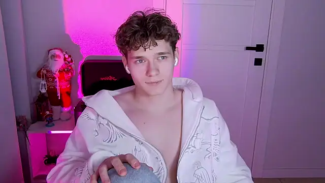 DanyDavis online show from December 2025 12:43:01 PM