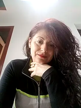 lunadicty online show from September 2025 11:31:02 PM