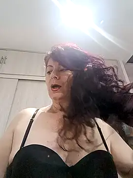 lunadicty online show from March 2026 11:23:01 PM