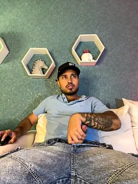 PapiStan online show from October 2025 03:43:01 PM