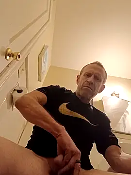 Snapshot of moasslicker chatting on March 2025 05:57:02 AM moasslicker online show from March 2025 05:57:02 AM