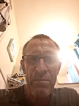 Snapshot of moasslicker chatting on September 2025 11:10:01 AM moasslicker online show from September 2025 11:10:01 AM