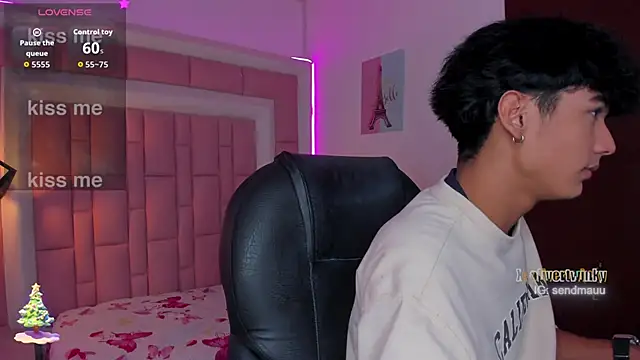 OliverTwinky online show from November 2025 04:34:02 AM