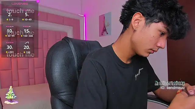 OliverTwinky online show from November 2025 01:45:02 PM