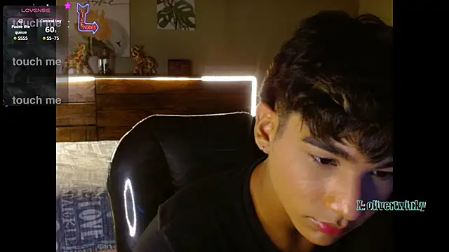 OliverTwinky online show from February 2026 04:18:01 PM