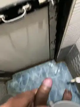 Hunkk28 online show from October 2025 09:25:02 PM