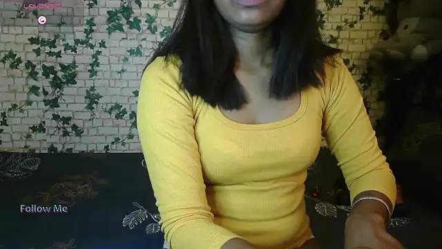 Snapshot of Trishna_love chatting on November 2025 01:55:02 AM Trishna love online show from November 2025 01:55:02 AM