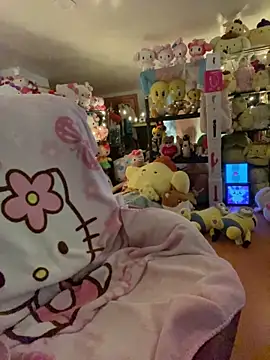 w3tkittty online show from May 2026 01:03:01 AM
