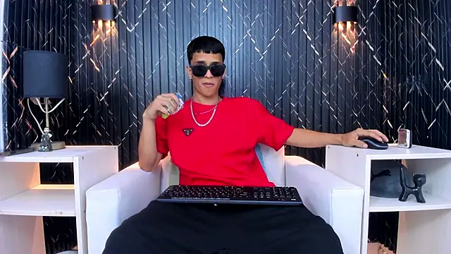 Matt Ruso online show from November 2025 03:38:02 AM