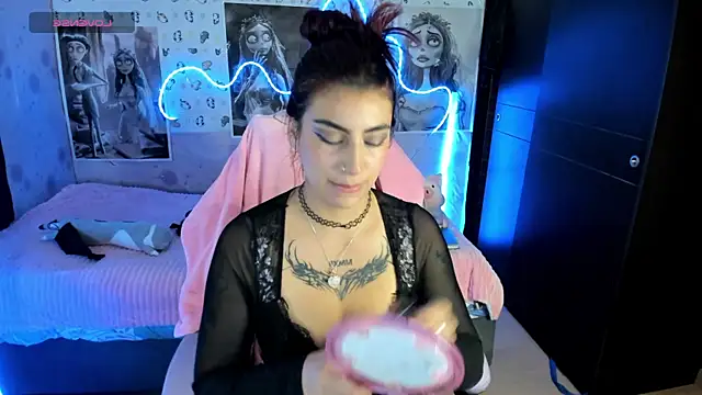 Medussa katt online show from July 2026 09:39:02 PM