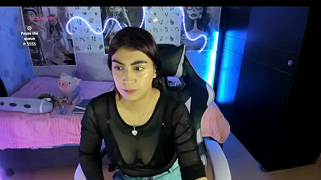 Medussa katt online show from July 2026 09:17:02 PM
