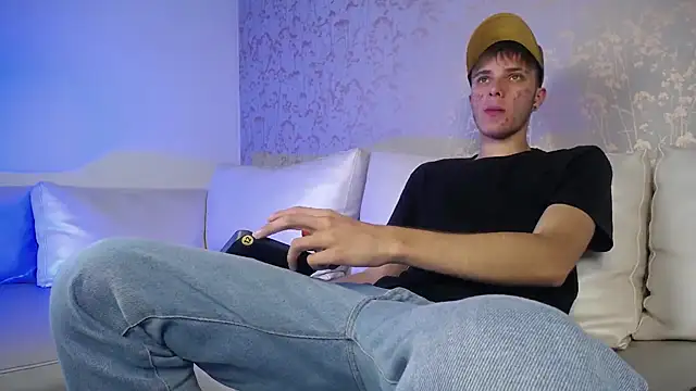 Snapshot of Robbin_Blaze chatting on September 2025 08:43:01 PM Robbin Blaze online show from September 2025 08:43:01 PM