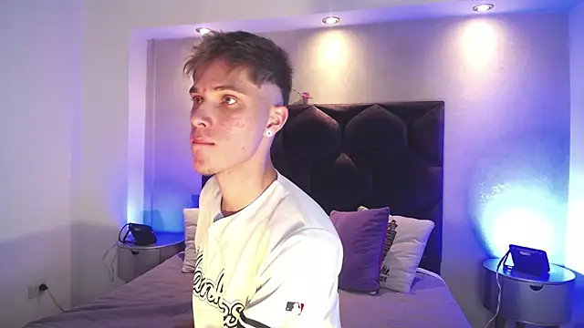 Snapshot of Robbin_Blaze chatting on January 2026 12:15:02 AM Robbin Blaze online show from January 2026 12:15:02 AM