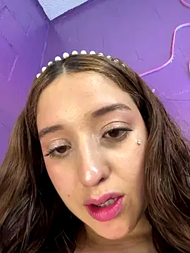 Baby  Otaku online show from September 2025 07:02:02 PM