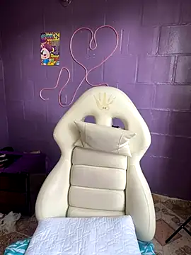 Baby  Otaku online show from October 2025 07:23:02 PM