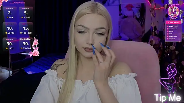 LinaLirian online show from May 2026 09:48:01 AM