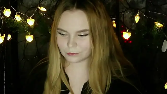 Snapshot of blushing_star chatting on February 2026 04:02:02 PM blushing star online show from February 2026 04:02:02 PM