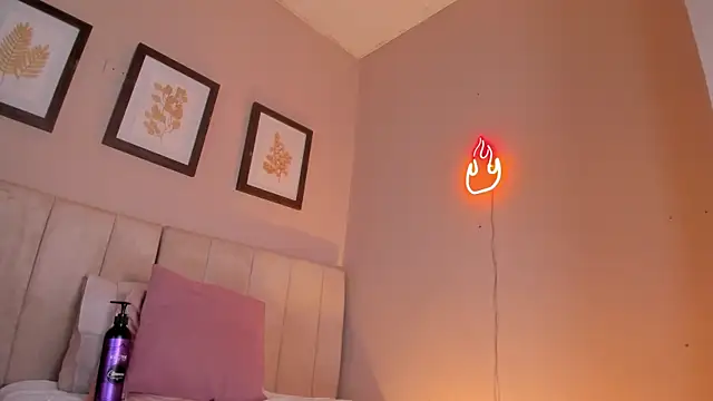  lucia 18 online show from October 2025 06:31:02 PM