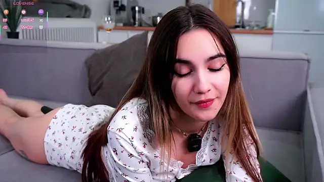 Snapshot of CupSizeGirl chatting on November 2025 01:22:02 PM CupSizeGirl online show from November 2025 01:22:02 PM