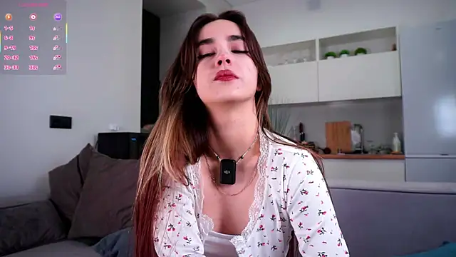 Snapshot of CupSizeGirl chatting on December 2025 01:09:02 PM CupSizeGirl online show from December 2025 01:09:02 PM