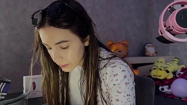 Snapshot of CupSizeGirl chatting on February 2026 03:24:02 AM CupSizeGirl online show from February 2026 03:24:02 AM