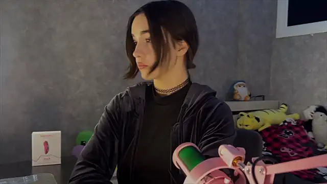 Snapshot of CupSizeGirl chatting on February 2026 09:38:01 AM CupSizeGirl online show from February 2026 09:38:01 AM