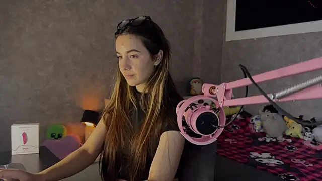 Snapshot of CupSizeGirl chatting on February 2026 08:33:02 AM CupSizeGirl online show from February 2026 08:33:02 AM