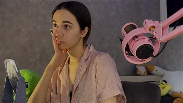 Snapshot of CupSizeGirl chatting on February 2026 05:19:02 AM CupSizeGirl online show from February 2026 05:19:02 AM