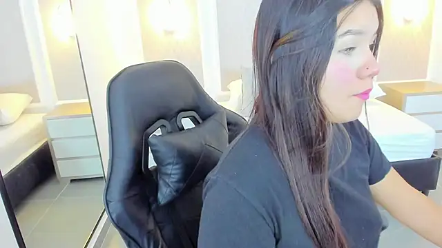 Snapshot of malu_03x chatting on October 2025 03:01:02 AM malu 03x online show from October 2025 03:01:02 AM