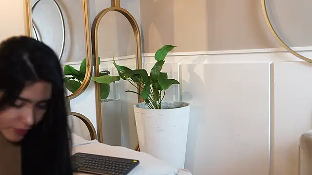 Snapshot of Susan_wall chatting on September 2025 01:12:02 PM Susan wall online show from September 2025 01:12:02 PM