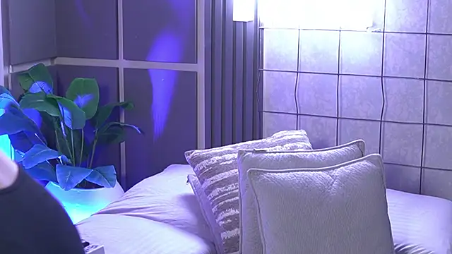 Snapshot of Susan_wall chatting on October 2025 12:57:02 PM Susan wall online show from October 2025 12:57:02 PM