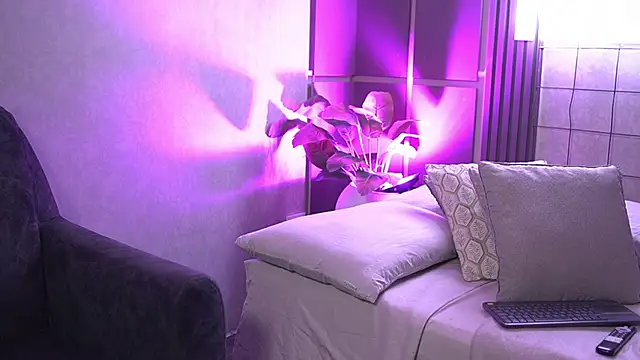 Snapshot of Susan_wall chatting on October 2025 12:16:01 PM Susan wall online show from October 2025 12:16:01 PM