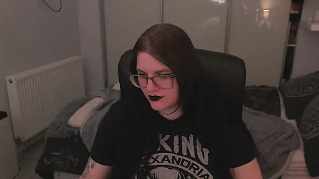 Snapshot of GothSuccubusBabe chatting on June 2026 11:18:01 PM GothSuccubusBabe online show from June 2026 11:18:01 PM