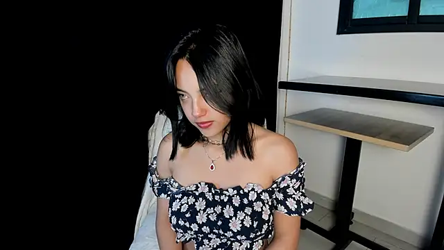Snapshot of Victoriaa2_Doll chatting on November 2025 11:54:01 AM Victoriaa2 Doll online show from November 2025 11:54:01 AM
