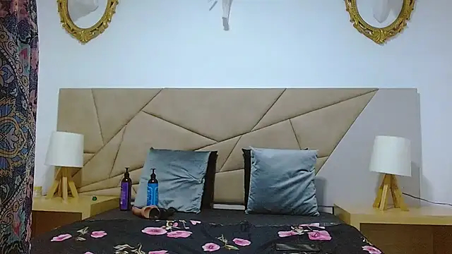 amanda ramirez online show from October 2025 07:54:01 PM