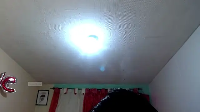 vale miel online show from October 2025 11:06:02 PM