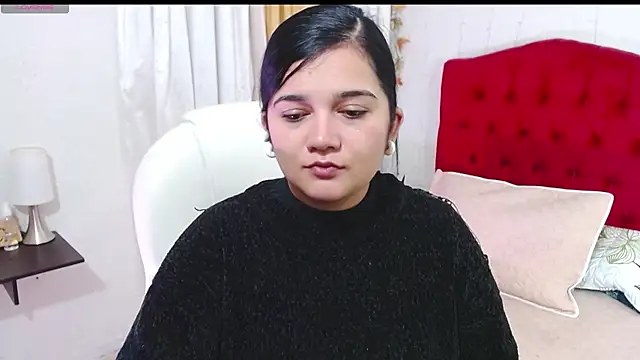 Snapshot of mia_traveluxe chatting on September 2025 02:22:01 AM mia traveluxe online show from September 2025 02:22:01 AM