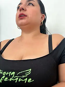 Snapshot of bluum chatting on January 2026 02:32:01 PM bluum online show from January 2026 02:32:01 PM