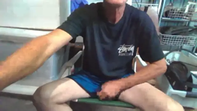 Snapshot of Lovyourpuss chatting on December 2025 06:41:02 AM Lovyourpuss online show from December 2025 06:41:02 AM