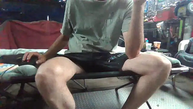 Snapshot of Lovyourpuss chatting on February 2026 07:41:01 PM Lovyourpuss online show from February 2026 07:41:01 PM