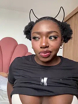 alissradiante1 online show from October 2025 09:56:01 PM