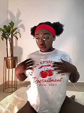 alissradiante1 online show from October 2025 02:36:02 AM