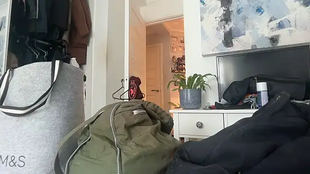 CloudyMuscleBeefy online show from April 2026 11:52:01 AM